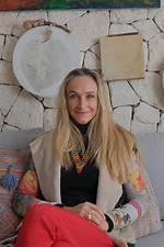 Unveiling the Mystery of Elisabetta Caraccia Age