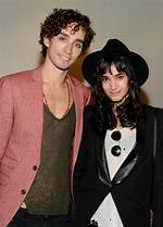 Unveiling the Mystery: Robert Sheehan's Girlfriend in 2024