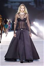 Versace Just Held a Fashion Show in La Featuring Gigi Hadid, Emily Ratajkowski and Kendall Jenner ·