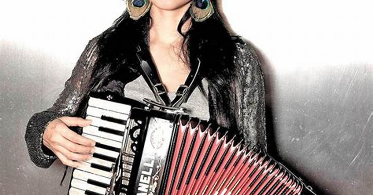 Vibejolt | Julieta Venegas (Pop Singer)