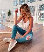 Voxvibe | Laura Beverlin (Instagram Star)