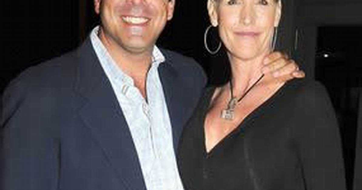 Who Is Erin Brockovich's Husband: His Children Biography